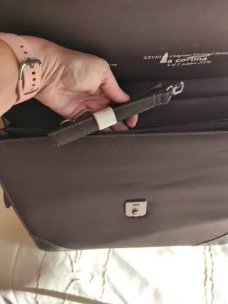 Maletín ejecutivo marrón y gris