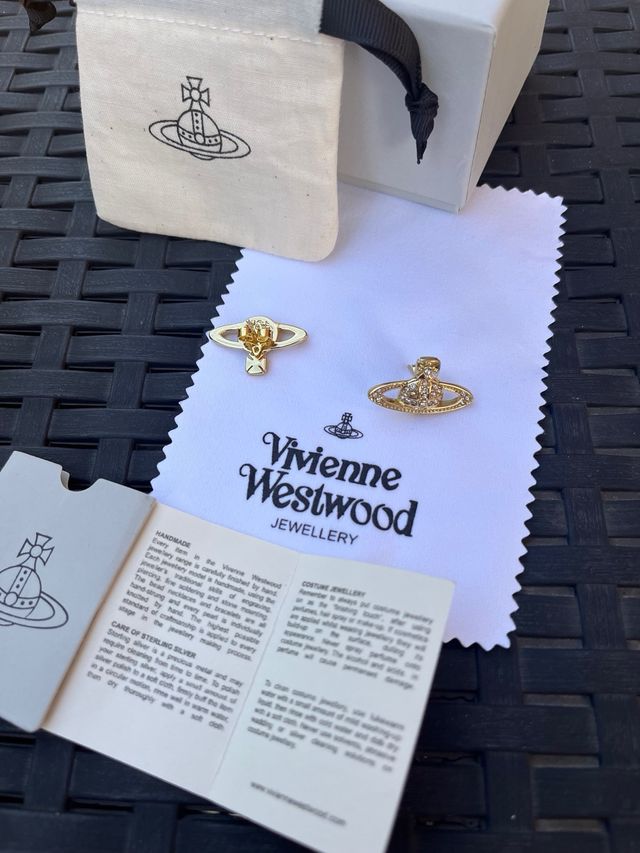Pendientes Vivienne Westwood Dorados