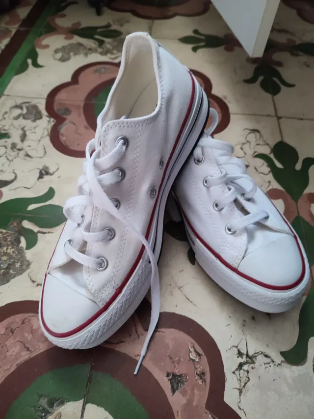 Sneakers Converse bianche nuove