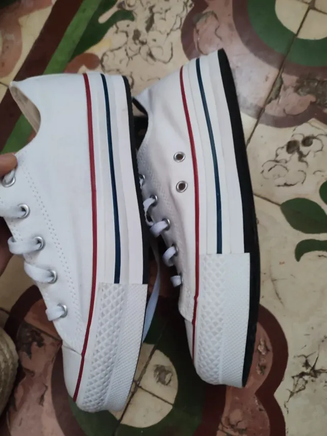 Sneakers Converse bianche nuove