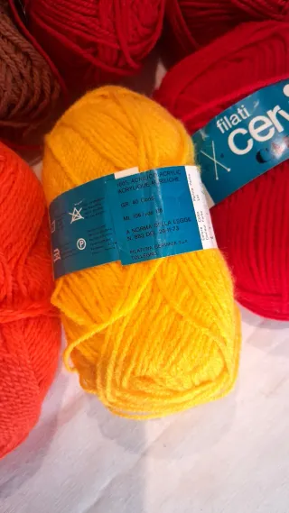 Lotto 10 gomitoli lana misti