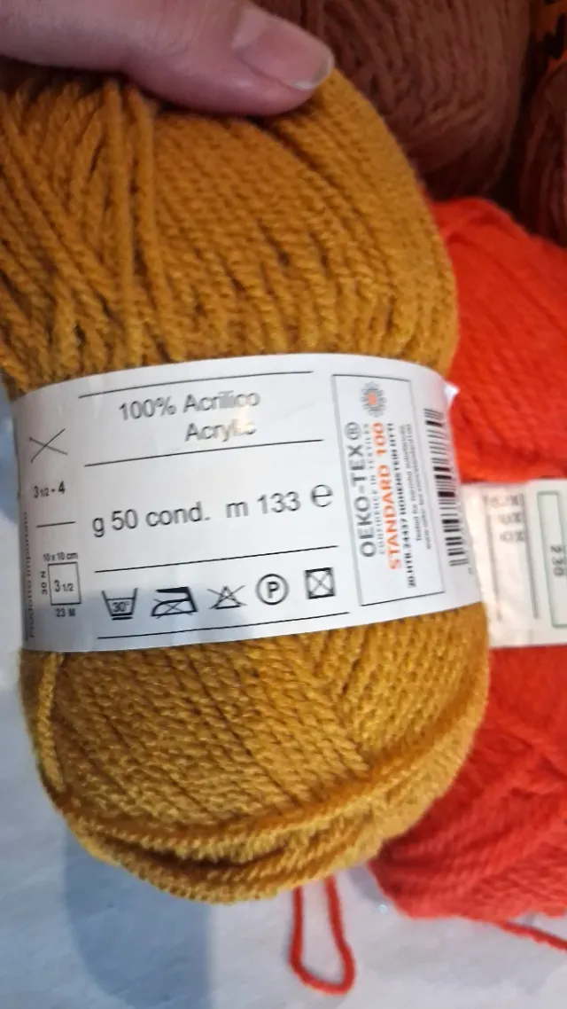 Lotto 10 gomitoli lana misti