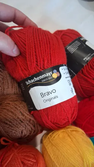 Lotto 10 gomitoli lana misti