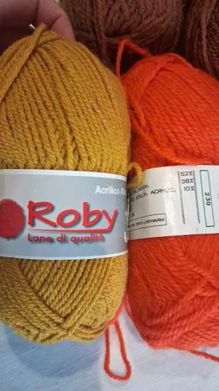 Lotto 10 gomitoli lana misti