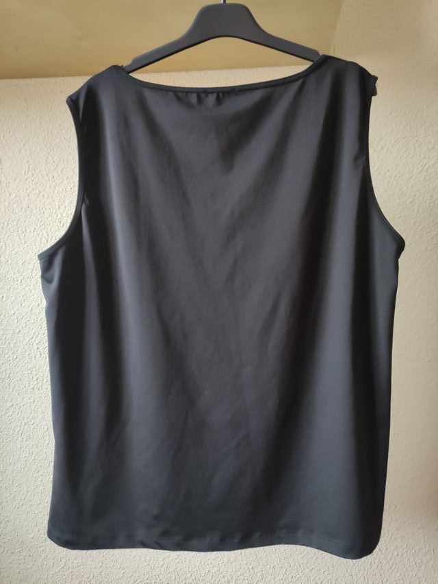 Camiseta sin mangas negra