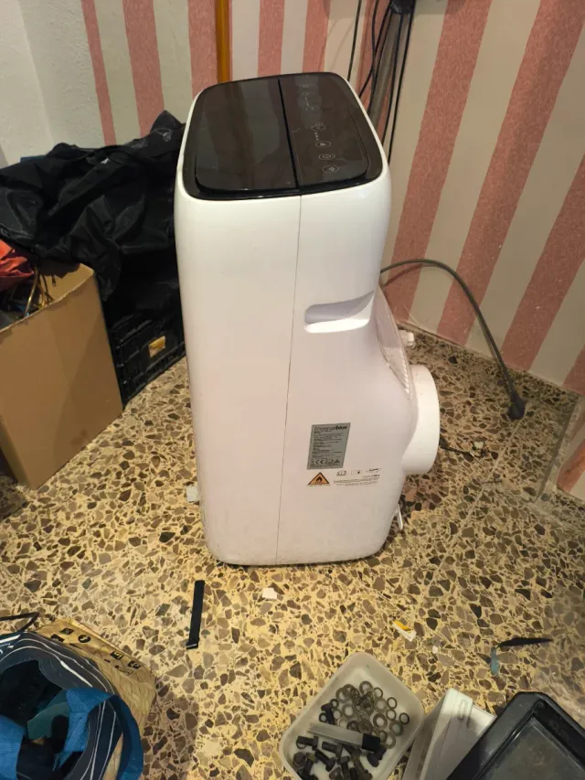 Aire Acondicionado Portátil Universal Blue 4000 Fr