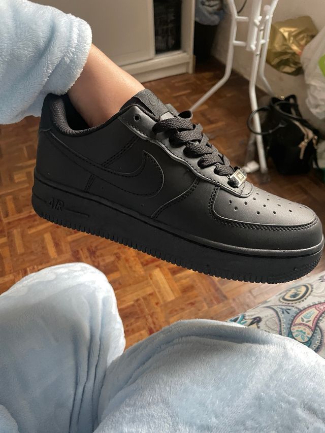 Nike Air Force 1 Negras