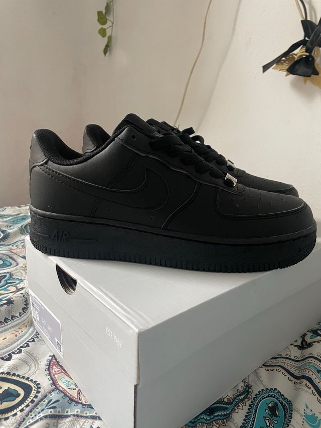 Nike Air Force 1 Negras