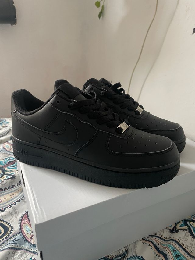 Nike Air Force 1 Negras