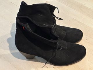 Botines Manila Grace de ante con tacón