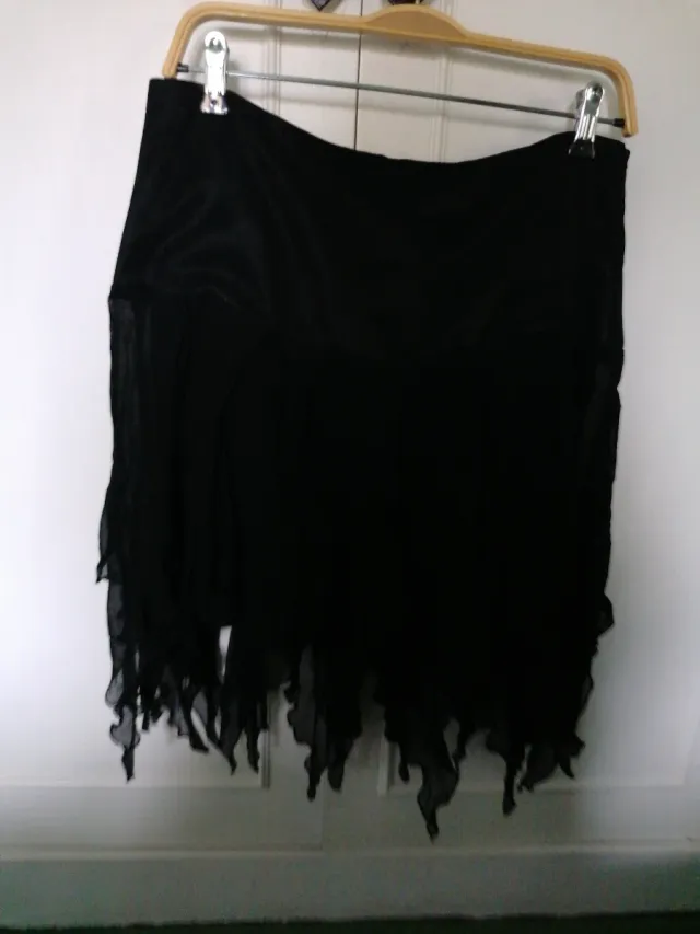 Falda gasa negra picos talla 40-42