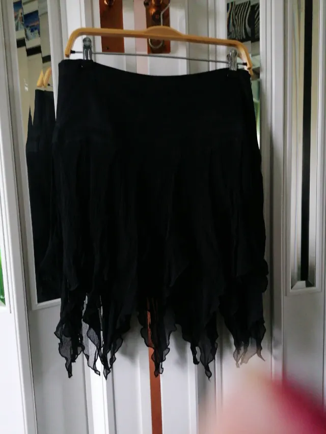 Falda gasa negra picos talla 40-42