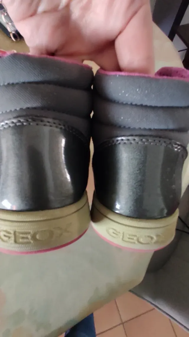 Zapatillas Geox plateadas y rosas