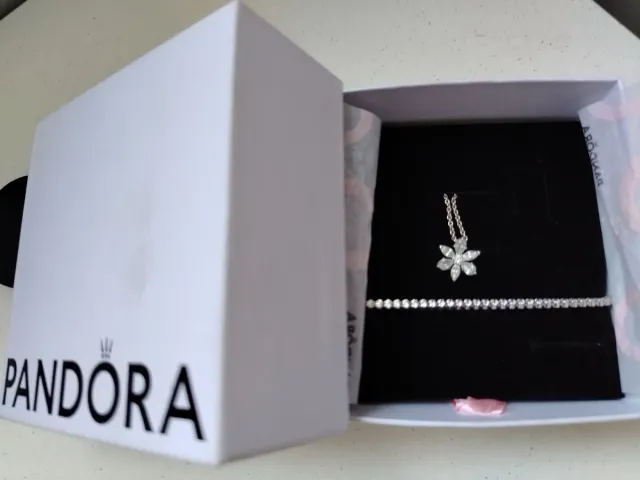 Parure Pandora fiore e bracciale