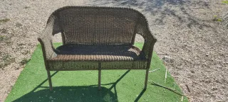 Sofá de mimbre exterior marrón