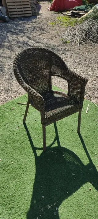 Sofá de mimbre exterior marrón