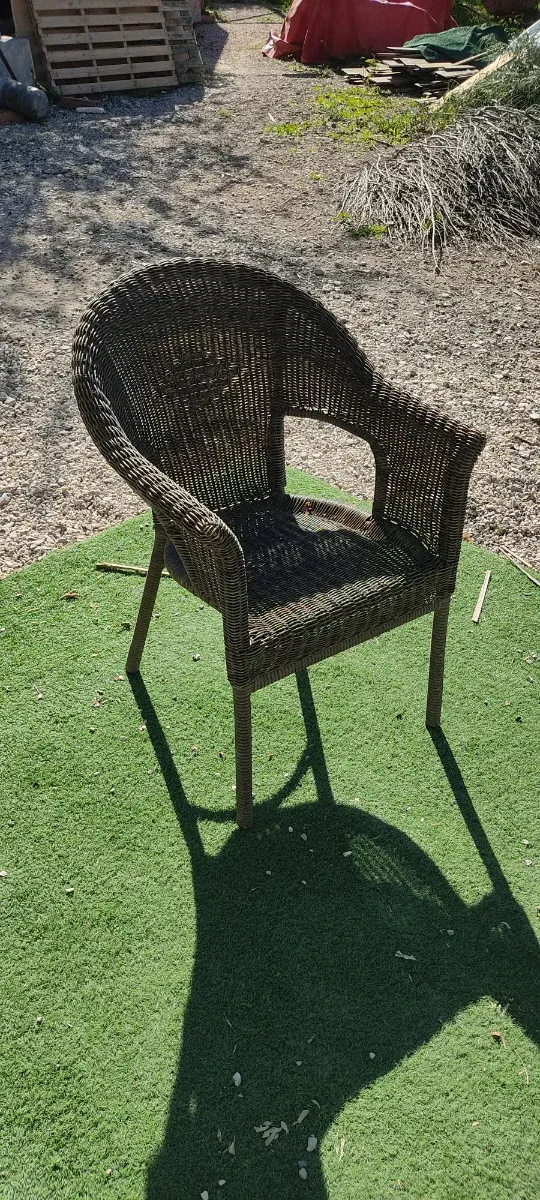 Sofá de mimbre exterior marrón