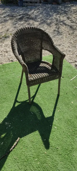 Sofá de mimbre exterior marrón