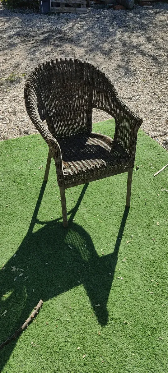 Sofá de mimbre exterior marrón