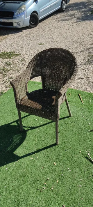 Sofá de mimbre exterior marrón