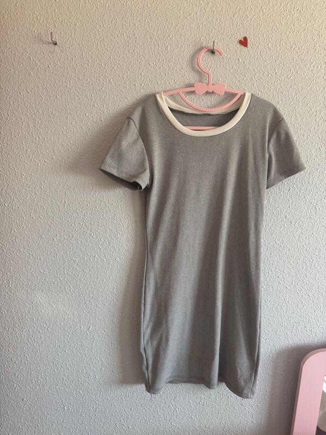 Vestido gris niña