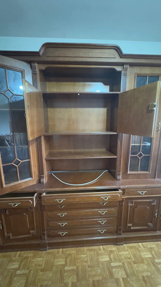 Mobile soggiorno in legno e vetro