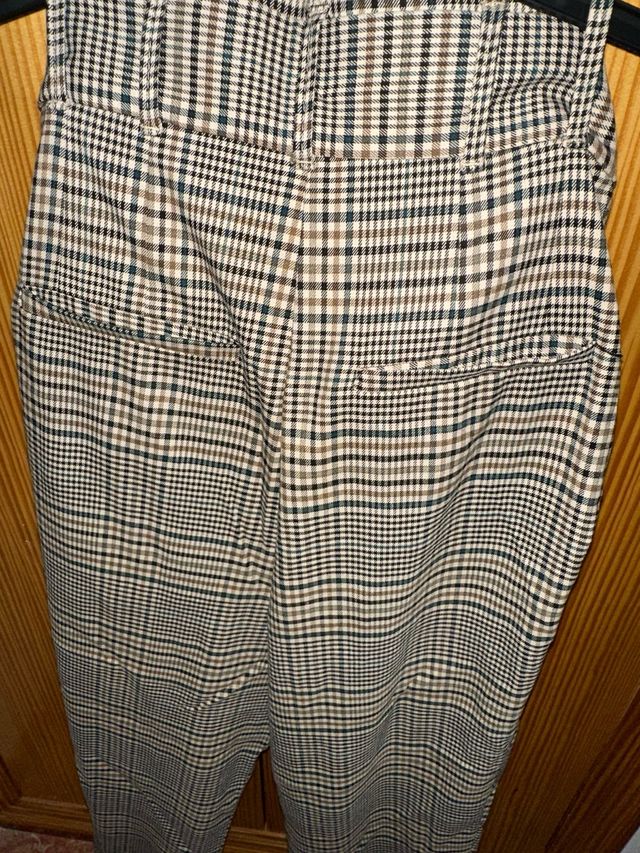 Pantalón de cuadros marrón y multicolor