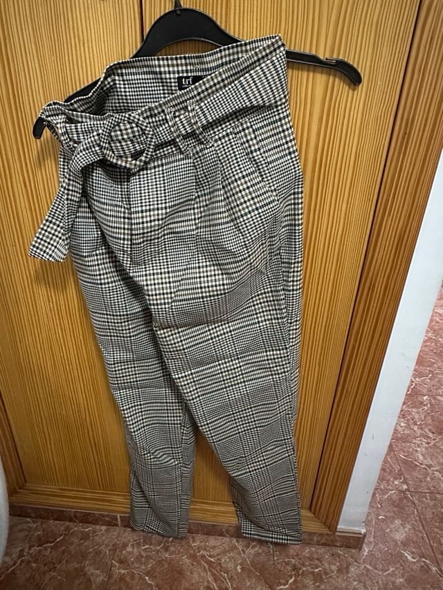 Pantalón de cuadros marrón y multicolor