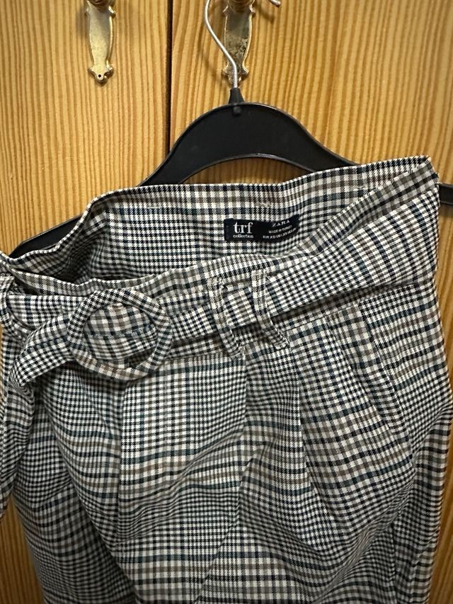 Pantalón de cuadros marrón y multicolor