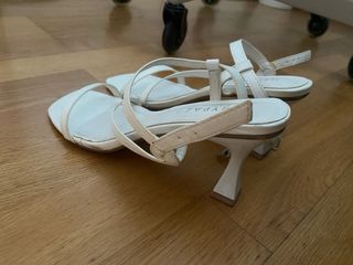 Sandalias tacón Marypaz blancas talla 39