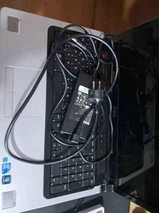 Ordenador portátil Dell Studio