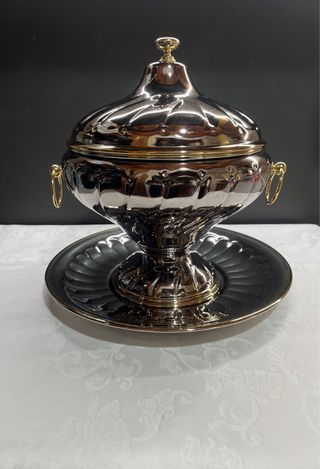 Zuppiera rifiniture calvanicamente  
dorate 24 KT