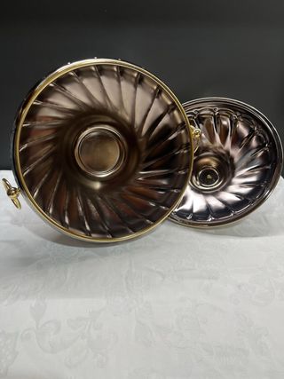 Zuppiera rifiniture calvanicamente  
dorate 24 KT