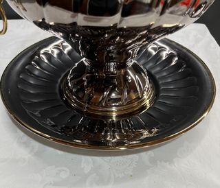 Zuppiera rifiniture calvanicamente  
dorate 24 KT