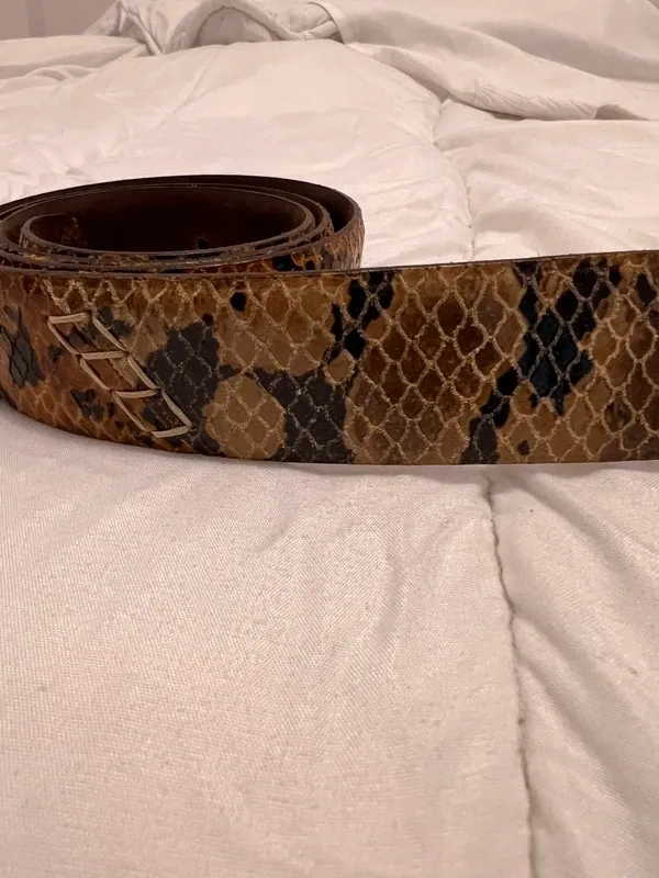 Cinturón de cuero auténtico estampado serpiente