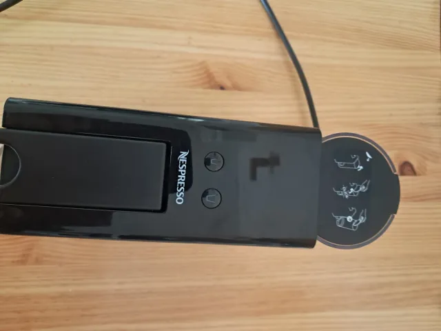 Cafetera Nespresso Essenza Mini Krups