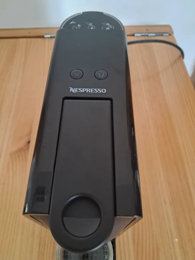 Cafetera Nespresso Essenza Mini Krups