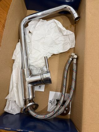 Grifo de cocina plateado