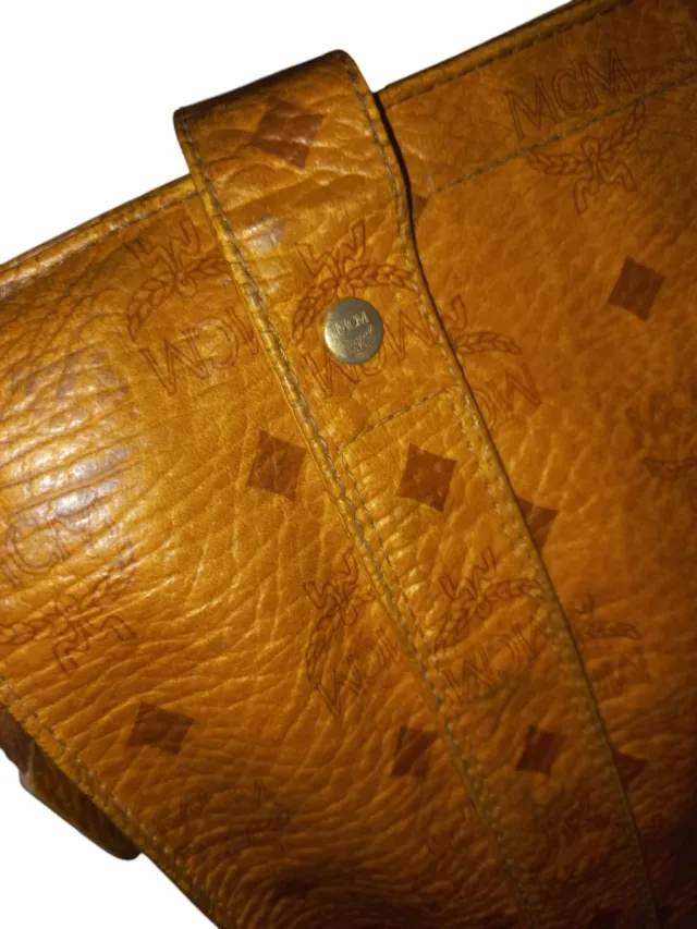 Bolso Tote MCM Marrón y Dorado