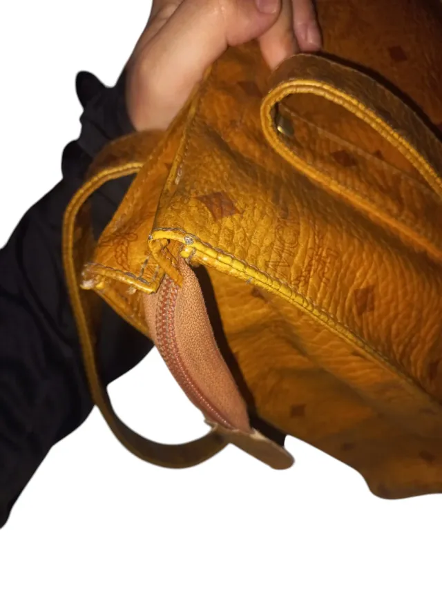 Bolso Tote MCM Marrón y Dorado