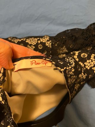 Abito donna pizzo nero con fodera neutra