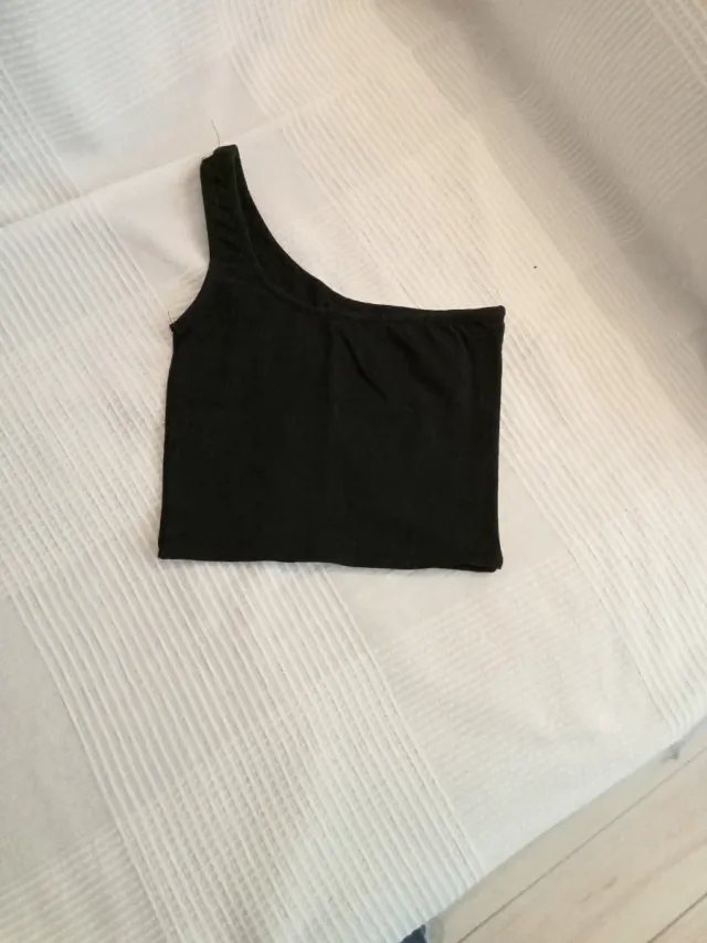 Top negro un hombro