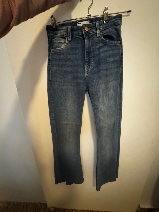 Vaqueros acampanados azules