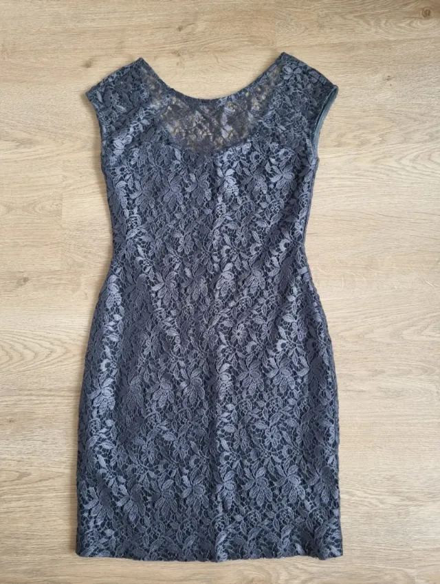 Vestido de fiesta gris de encaje