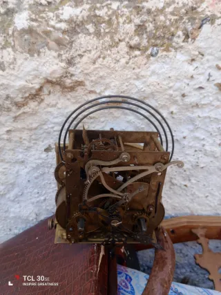 Máquina de reloj antigua