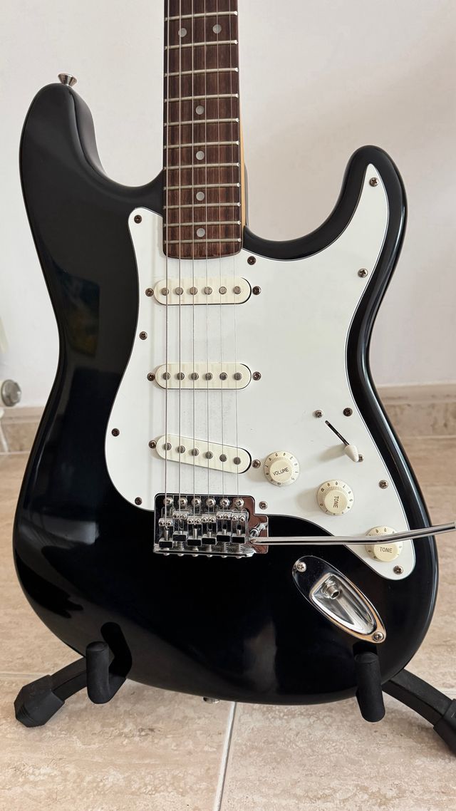 Guitarra Eléctrica Greeta Negra