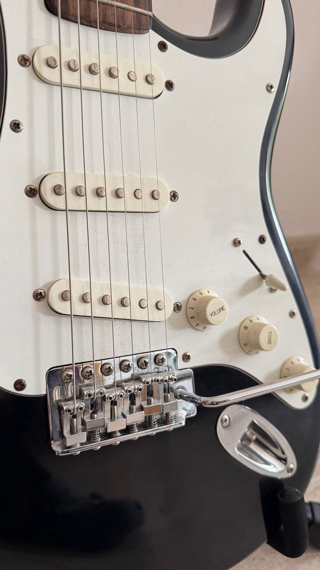 Guitarra Eléctrica Greeta Negra