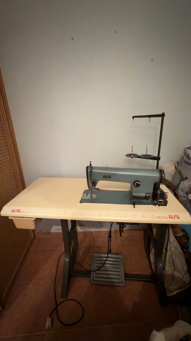 Máquina de coser Alfa industrial