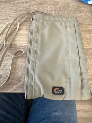 Bandolera Lowe Alpine Beige