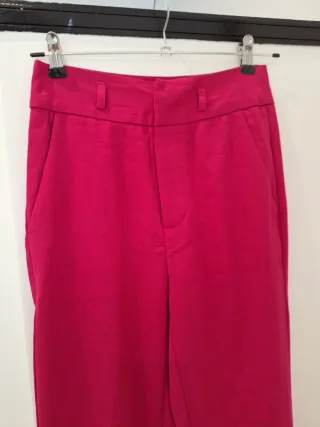 Pantalón fucsia Stradivarius